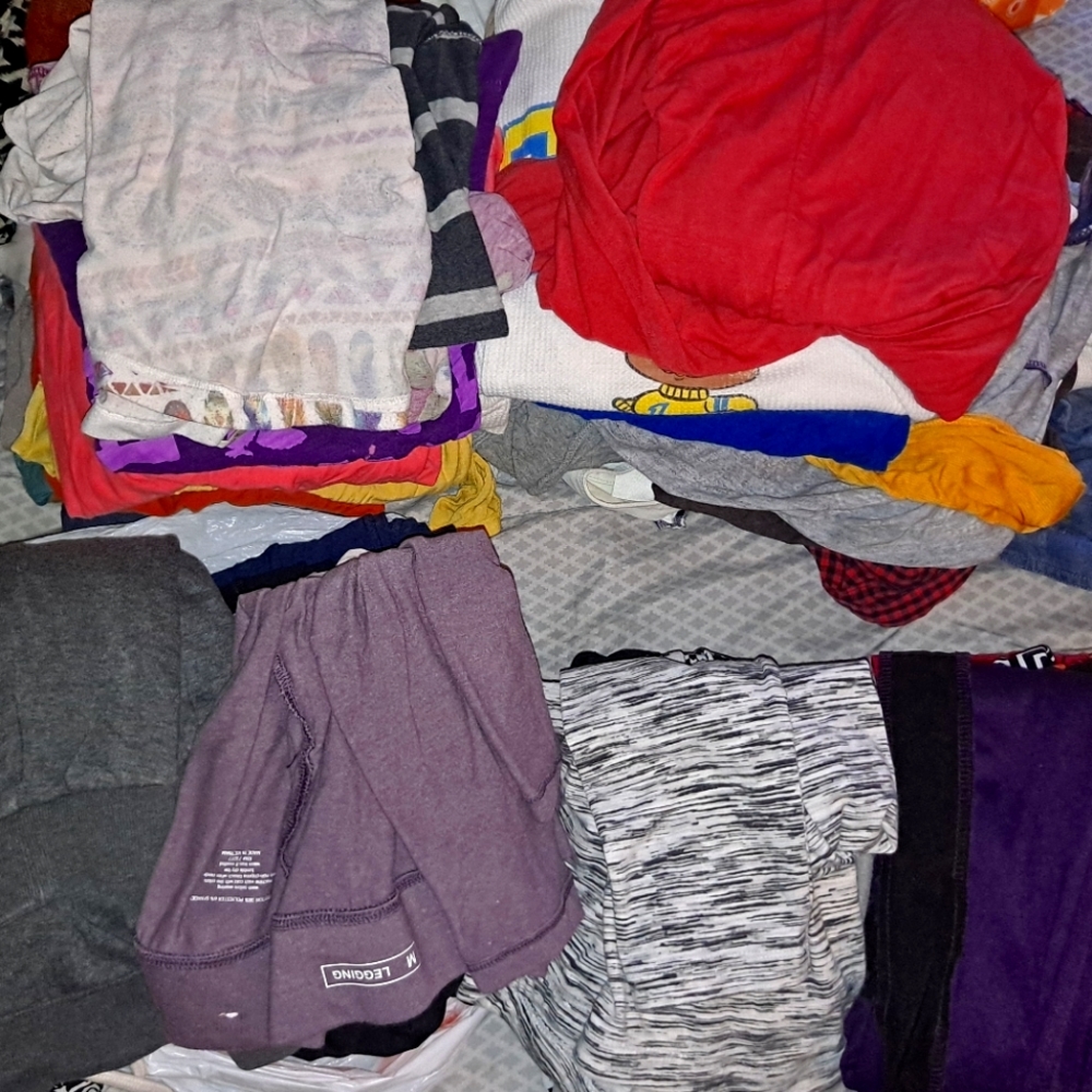 Womens sz 6/9 leggings &long sleeves 25pc